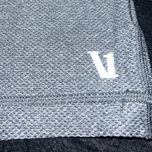 Vuori Men's Heather Gray Short Sleeve Tee - Picture 5 of 5